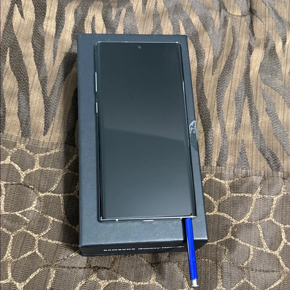 Samsung Tablet Black Body,Blue S Pen Unlocked No scratches Excellent condition